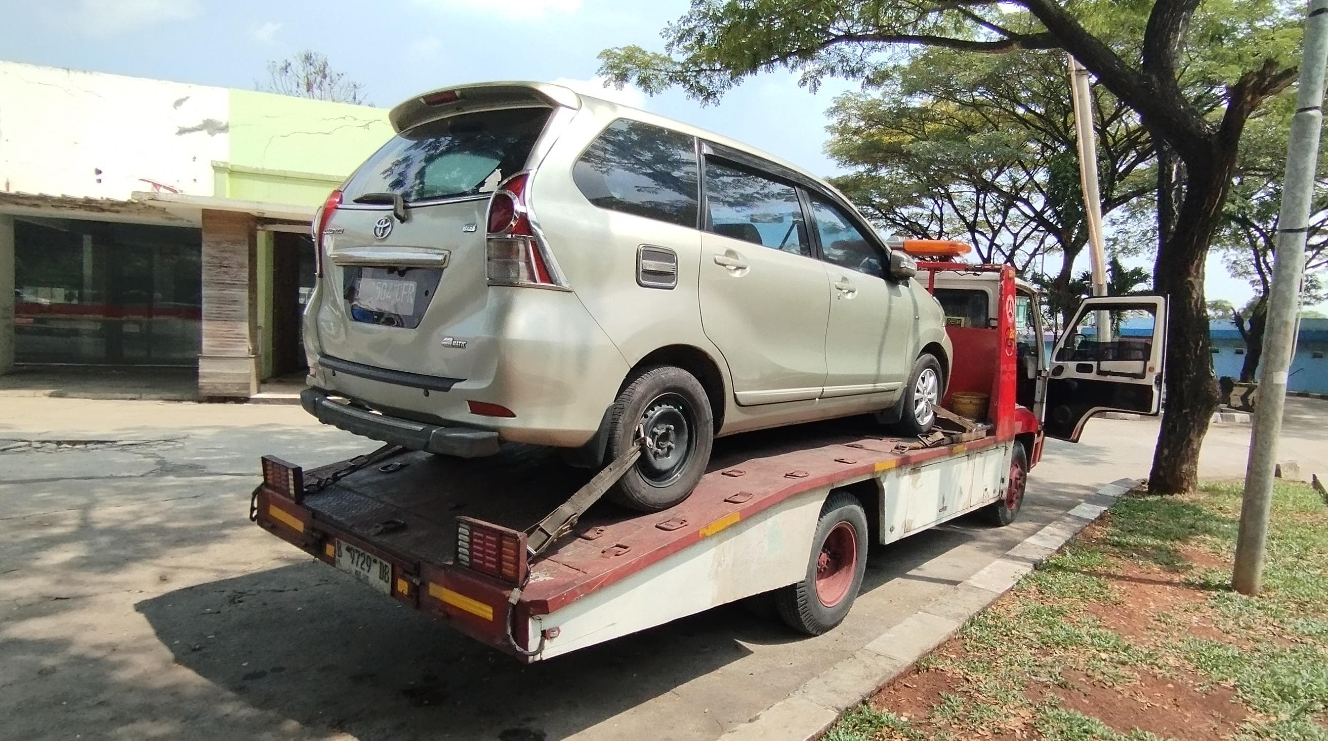 Derek Towing Terdekat 24 Jam